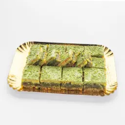 Pistachio Basbousa